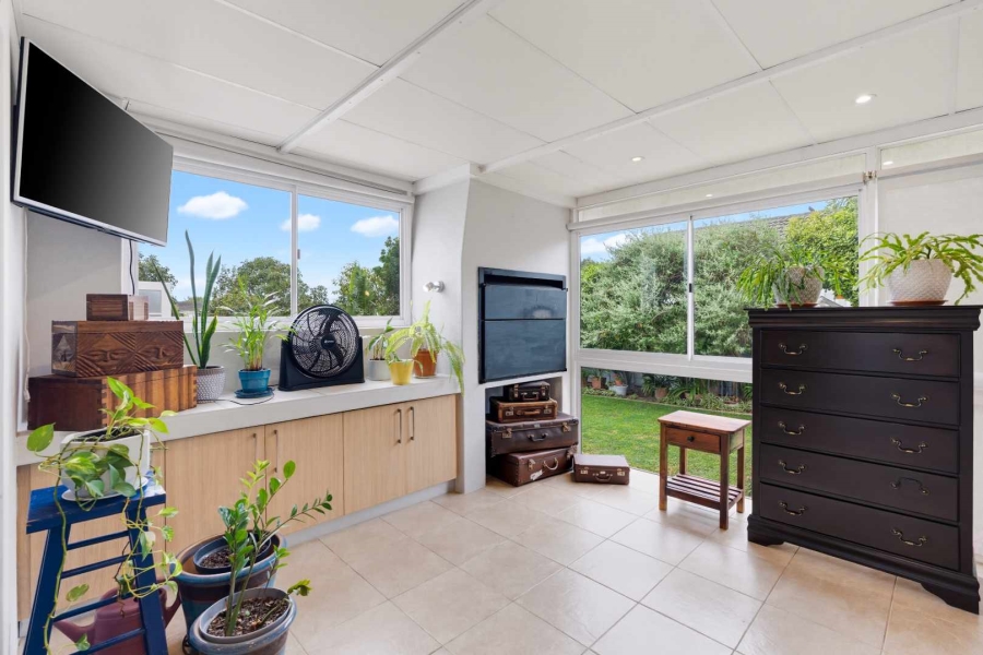 4 Bedroom Property for Sale in Sunningdale Western Cape